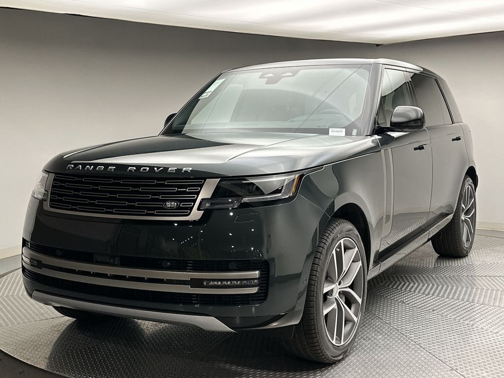 Used 2024  Land Rover SE image 1