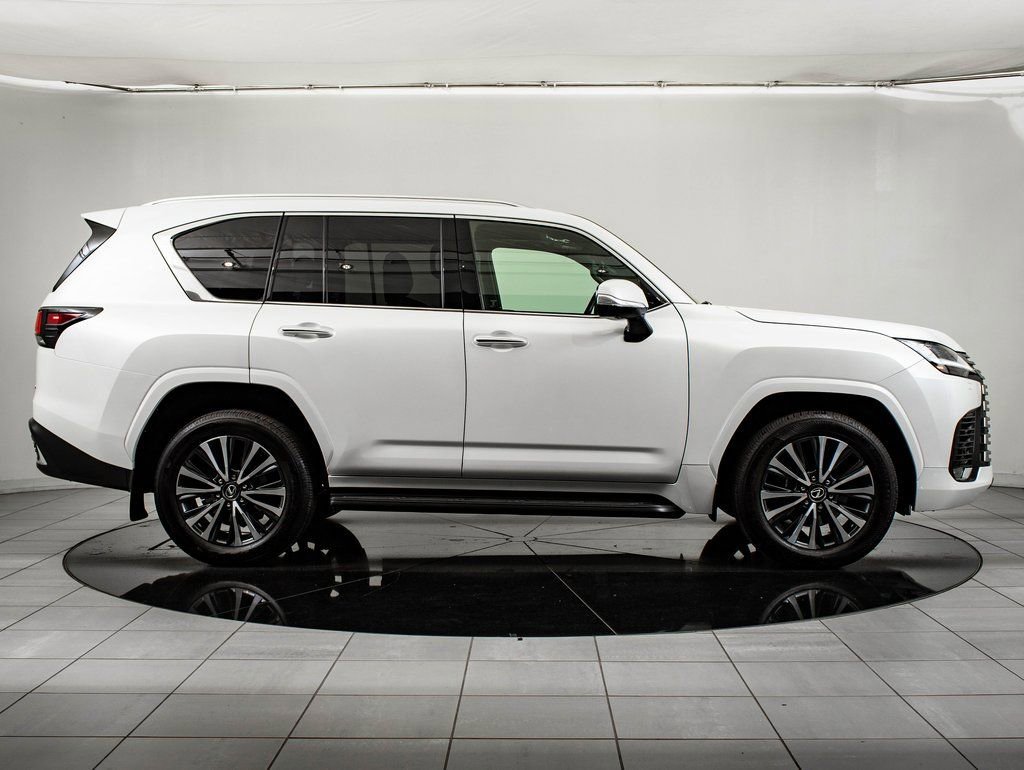 Used 2024 White Pearl Lexus 600 Premium image 11