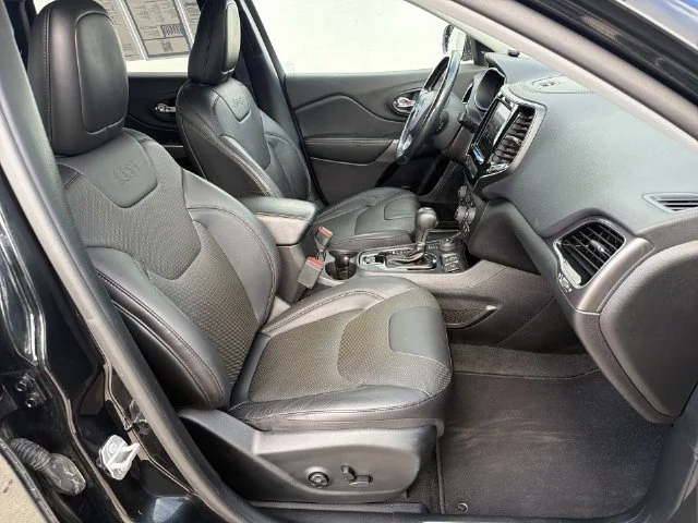 Used 2020 Black Jeep Limited image 33
