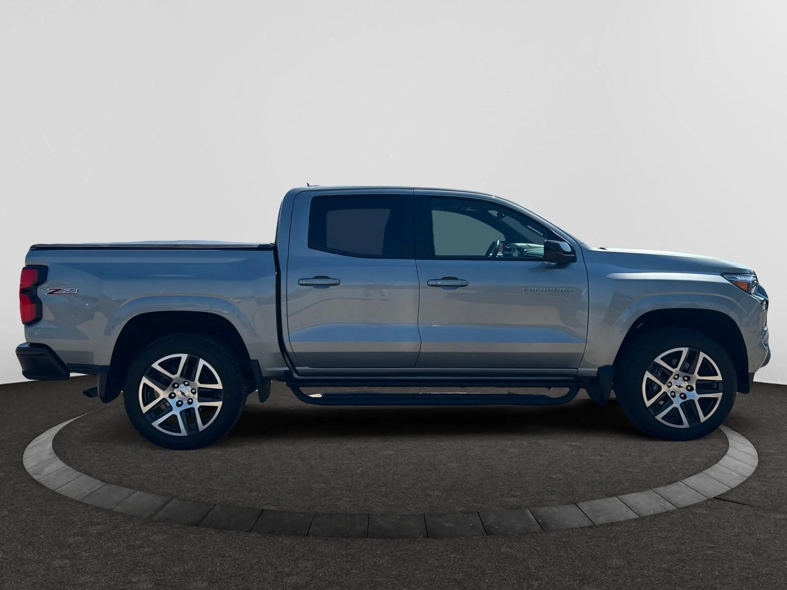 Used 2023 GRAY Chevrolet Crew Cab  4WD Z71 image 6