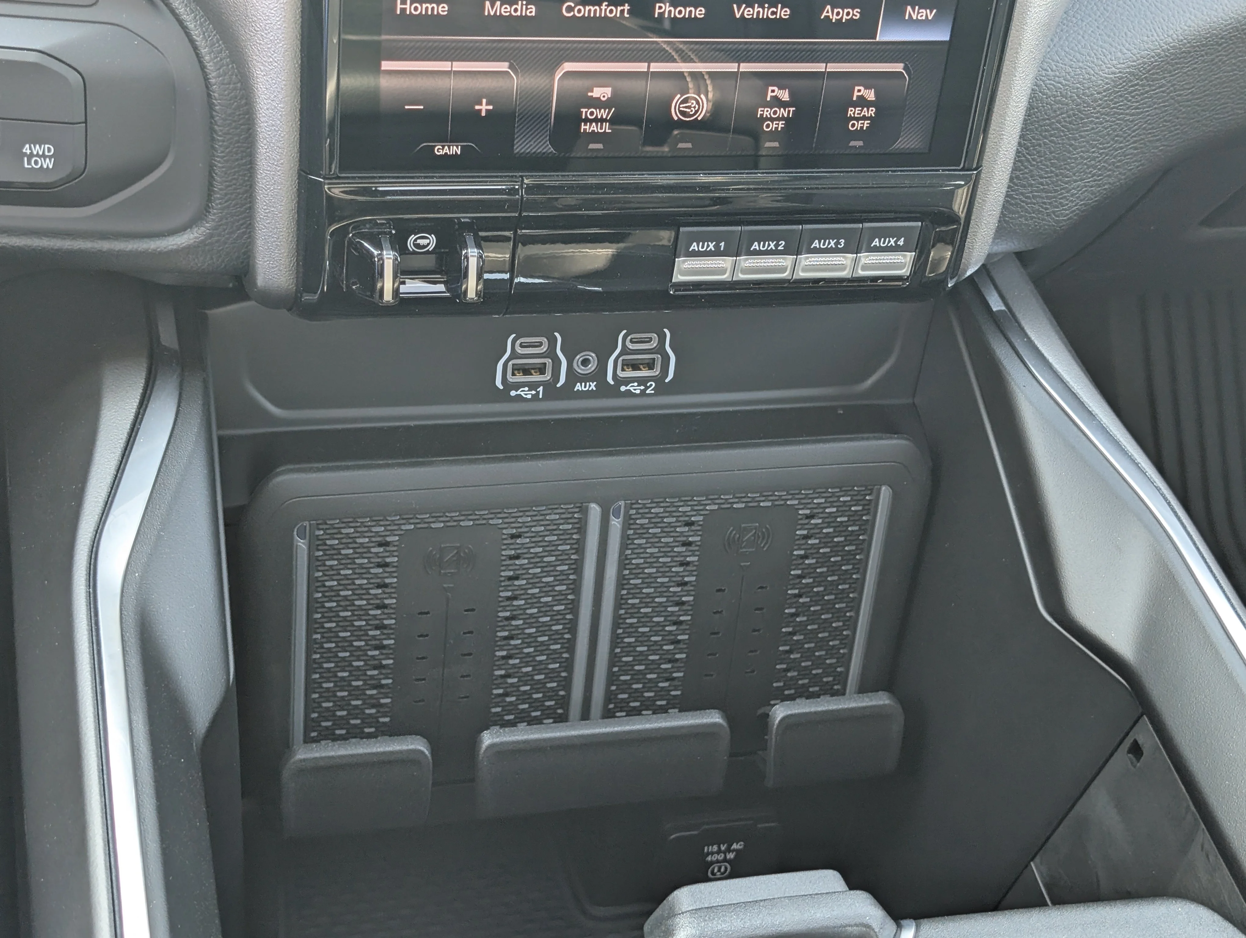 New 2026 Diamond Black Crystal Pearlcoat Ram Laramie image 38