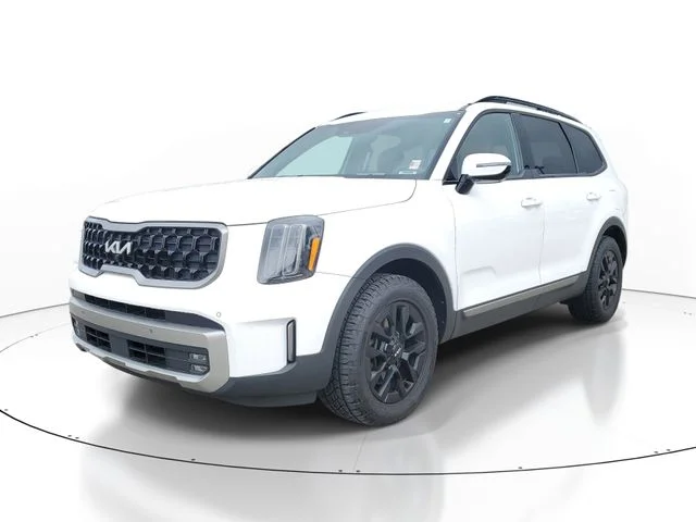 Used 2023 White Kia SX-Prestige X-Pro image 3