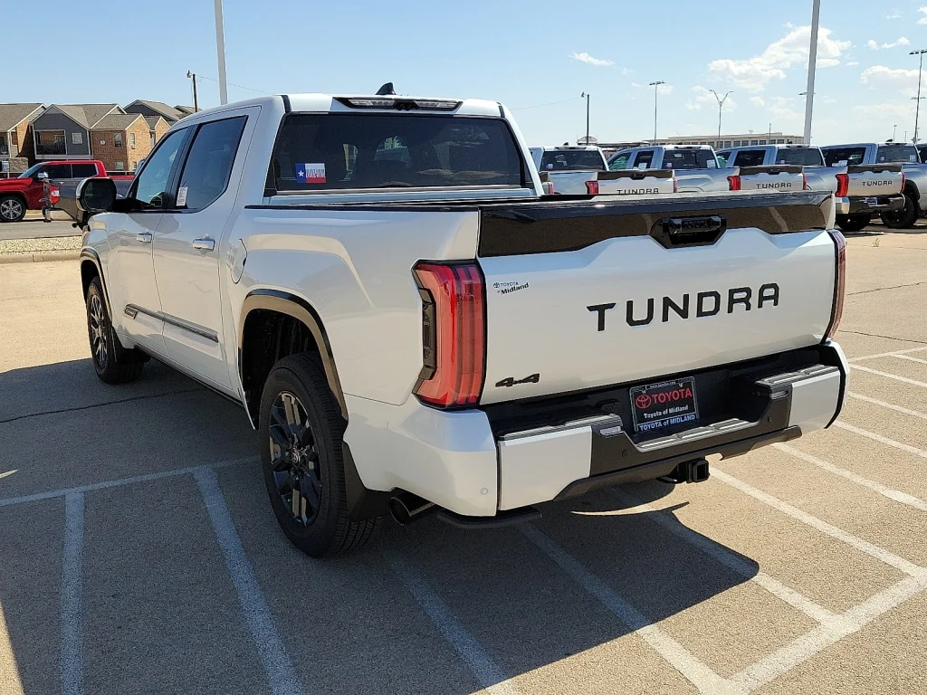 New 2026 Wind Chill Pear Toyota Platinum image 4