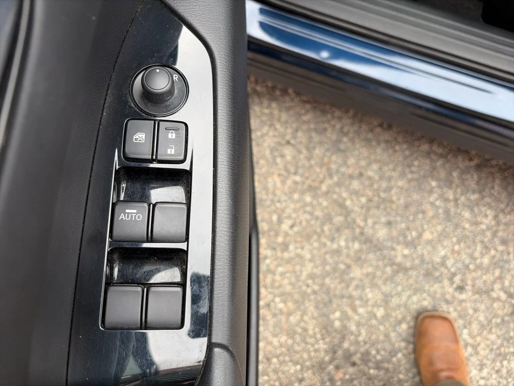 Used 2017 Blue Mazda Touring image 14