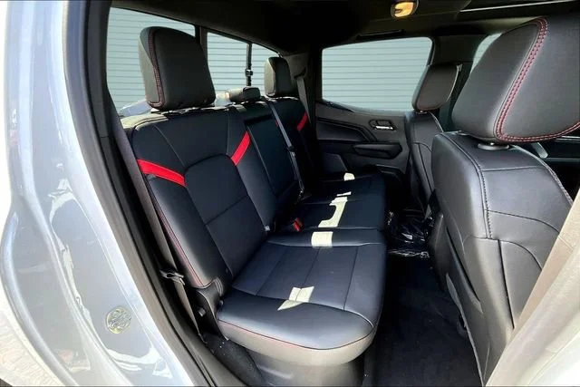 2026 Chevrolet Colorado Z71 - Photo 10