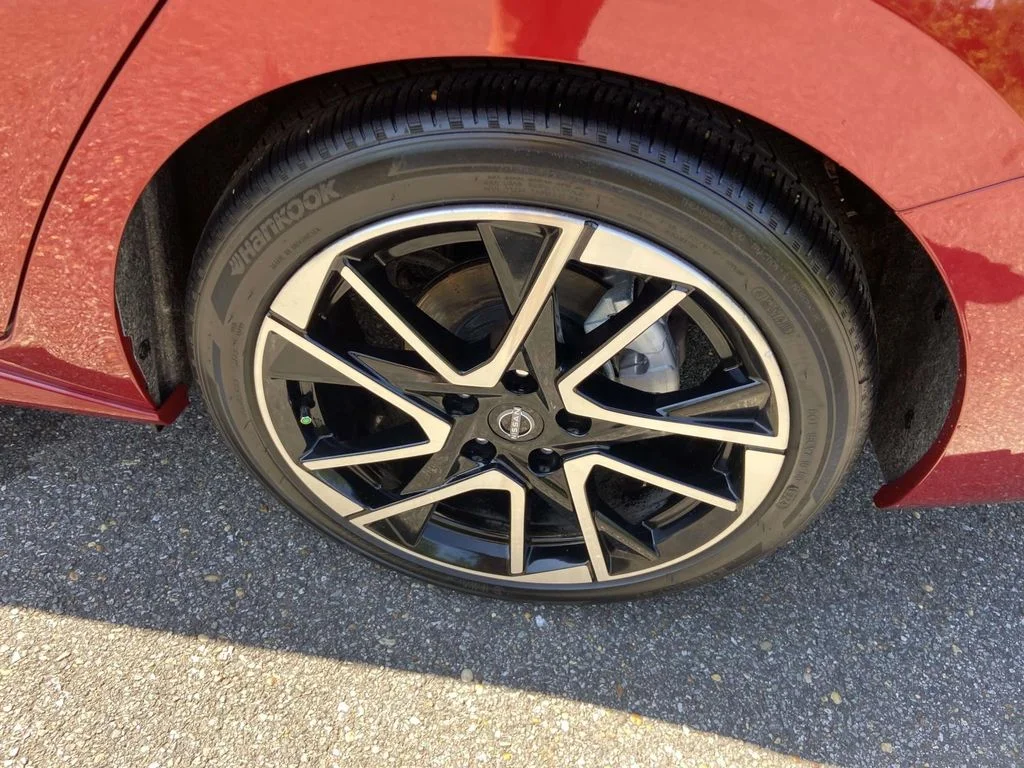 2025 Nissan Sentra SR - Photo 9
