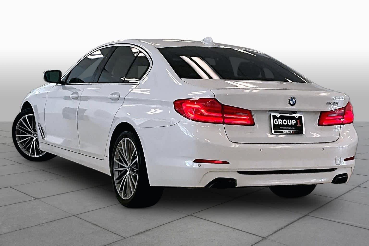 Used 2019 Alpine White BMW 540i image 10