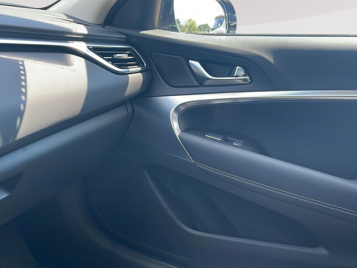 2026 GENESIS G70 Standard - Photo 30