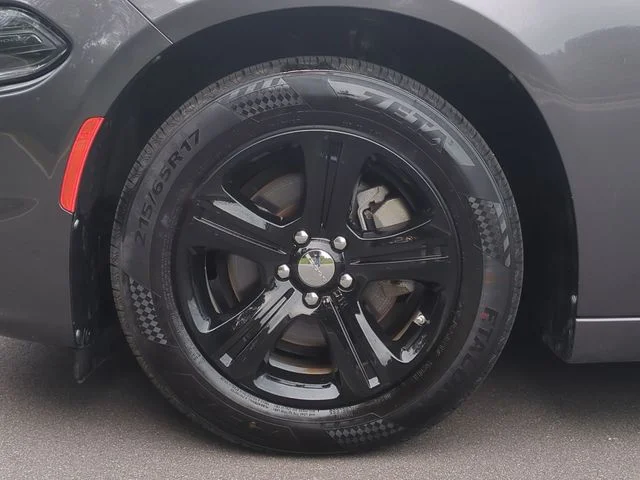 Used 2023 Gray Dodge SXT image 19