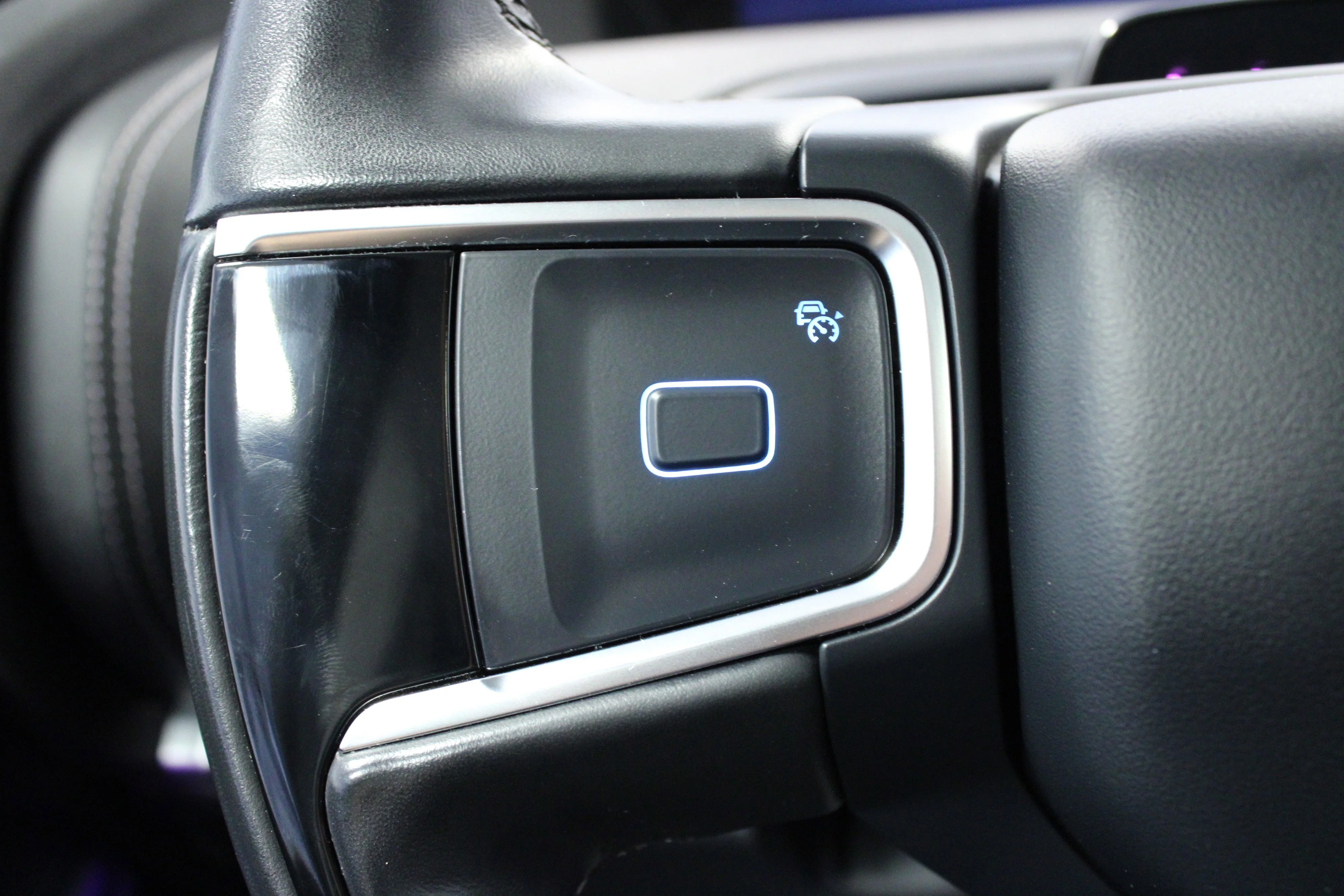 Used 2025 Oxford White Ford Platinum image 21