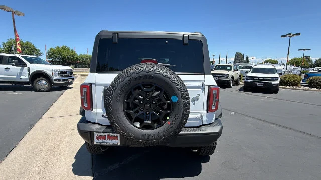 New 2026 Oxford White Ford Badlands® image 39
