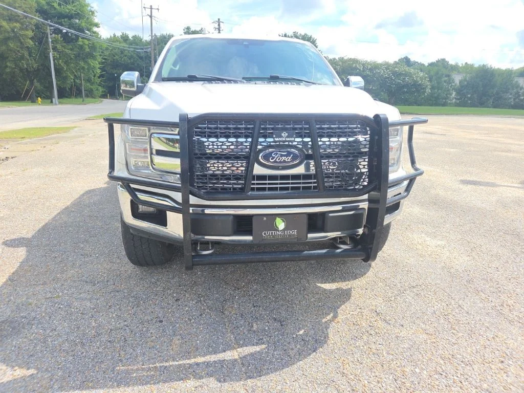 Used 2018 White Ford Lariat image 2