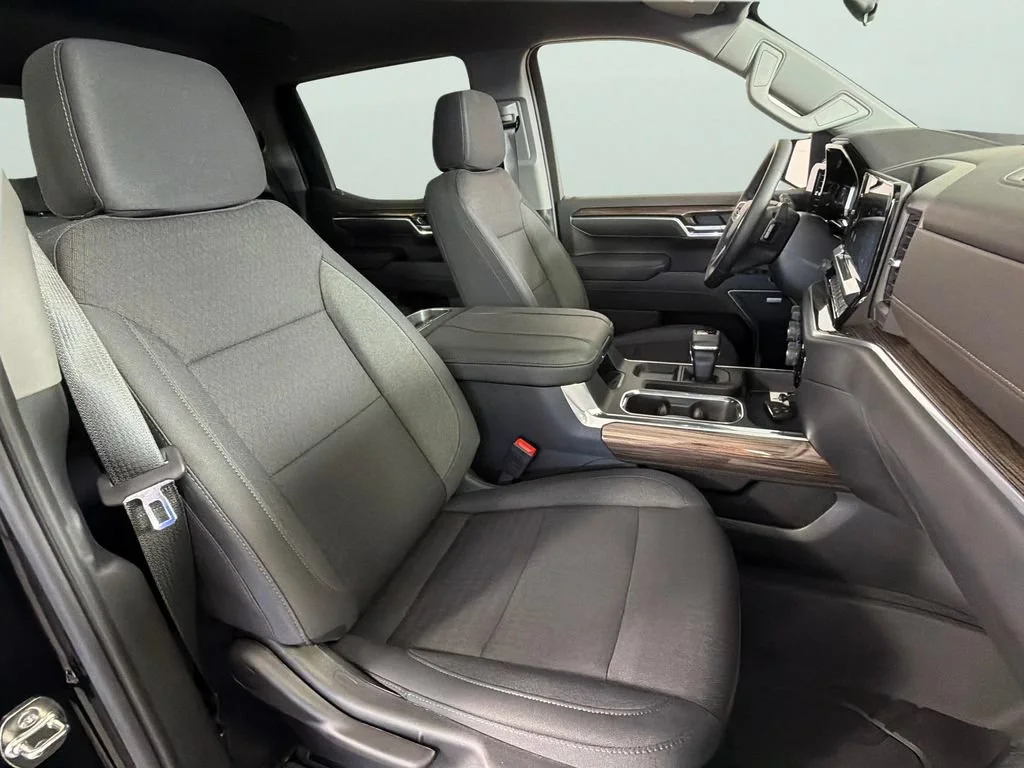 Used 2026 Black Chevrolet RST image 34