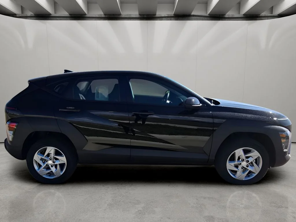 Used 2026 Abyss Black Pearl Hyundai SE image 7