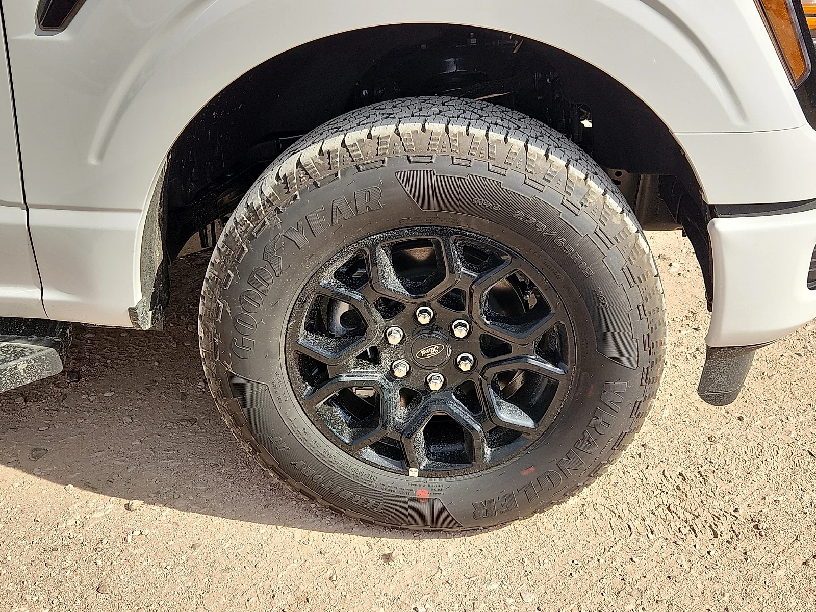 New 2026 Oxford White Ford XLT image 9