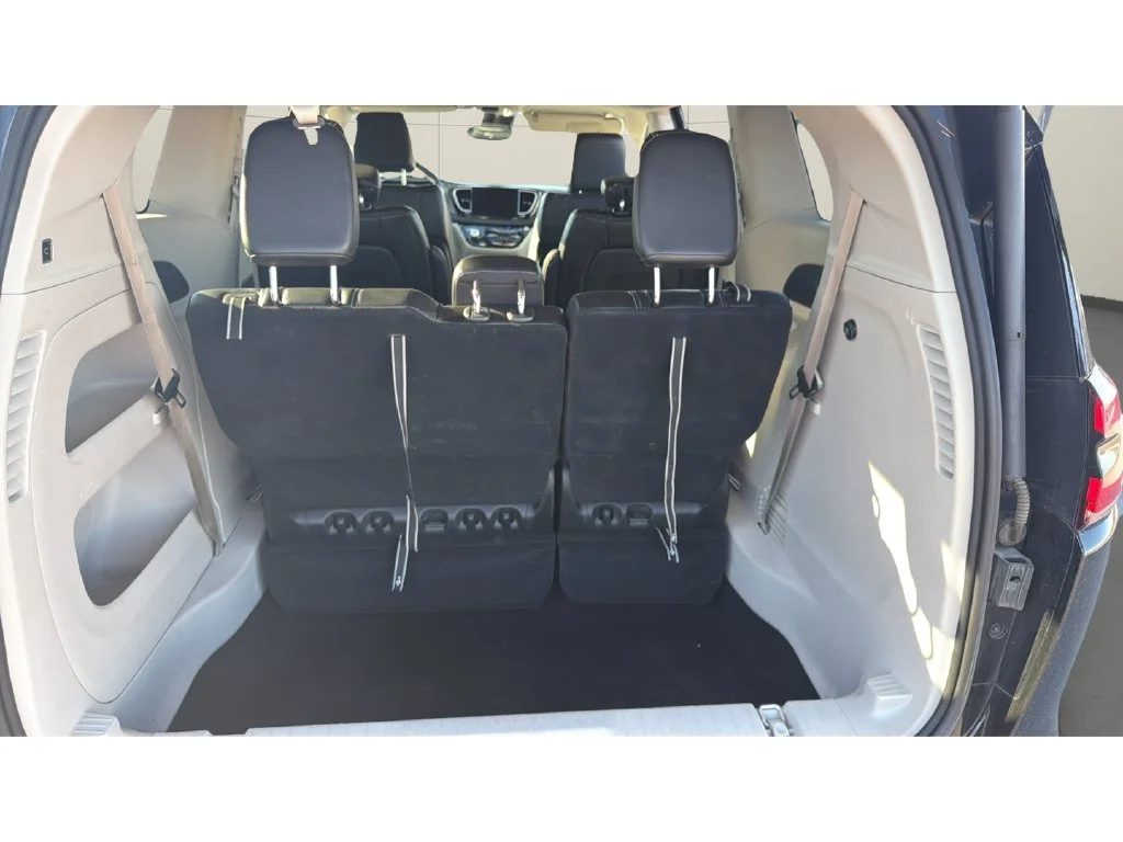 Used 2024 Black Chrysler Touring L image 10