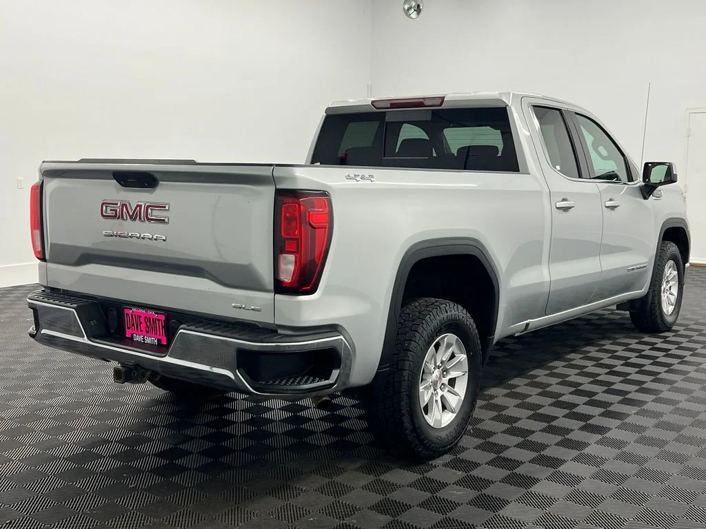 Used 2019 Quicksilver Metallic GMC SLE image 7