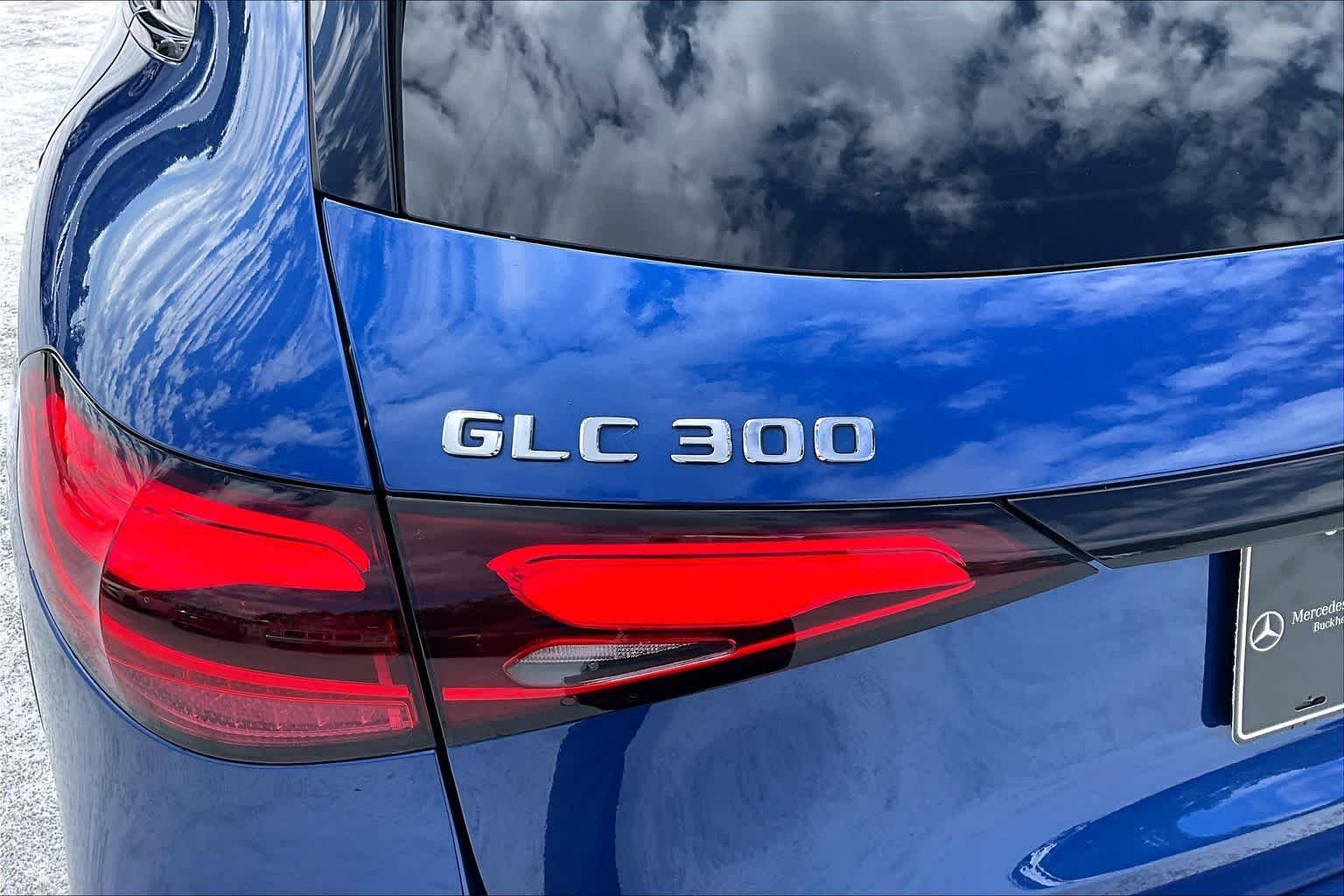 Used 2023 Starling Blue Metallic Mercedes-Benz GLC 300 image 31