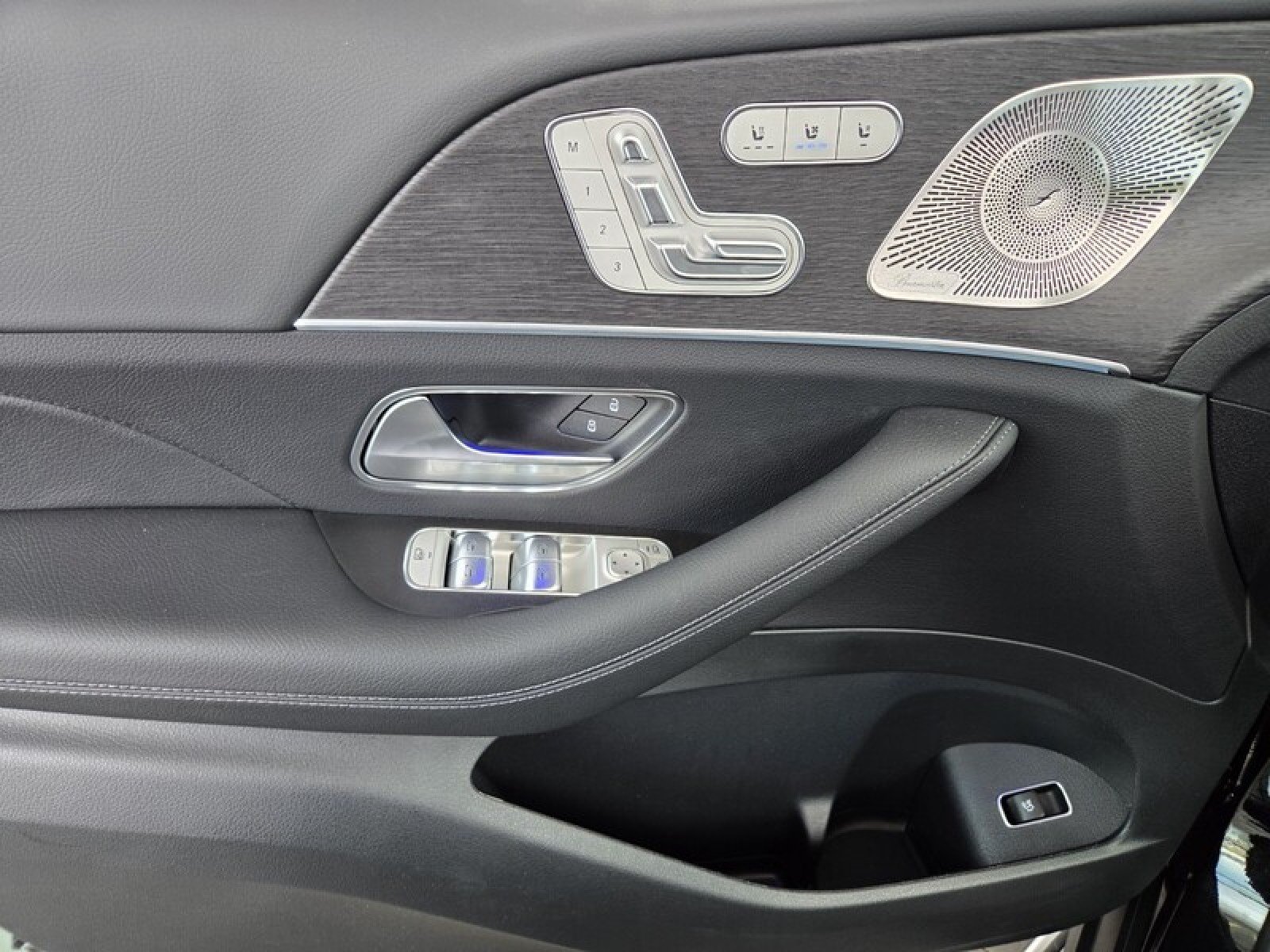 New 2026 Obsidian Black Metallic Mercedes-Benz GLE 450 4MATIC® SUV image 21