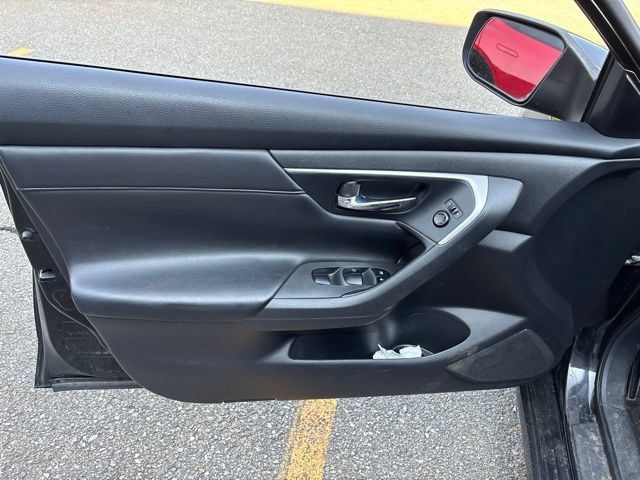 Used 2015 Super Black Nissan 2.5 S image 14