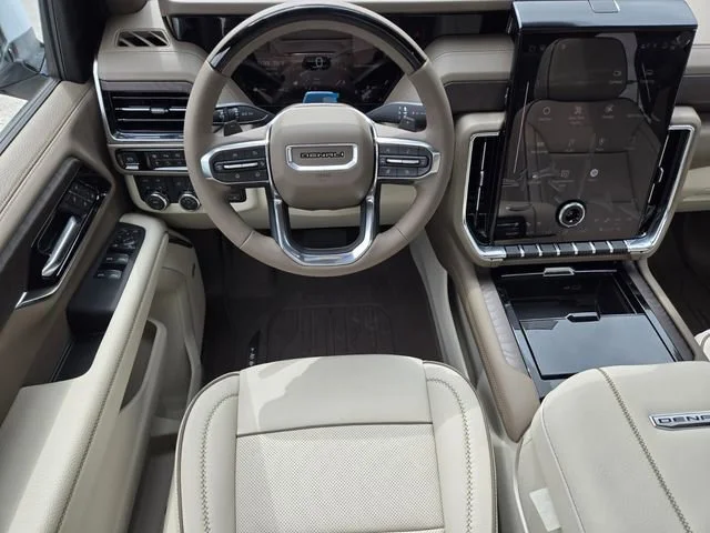 2026 GMC Yukon XL Denali - Photo 10