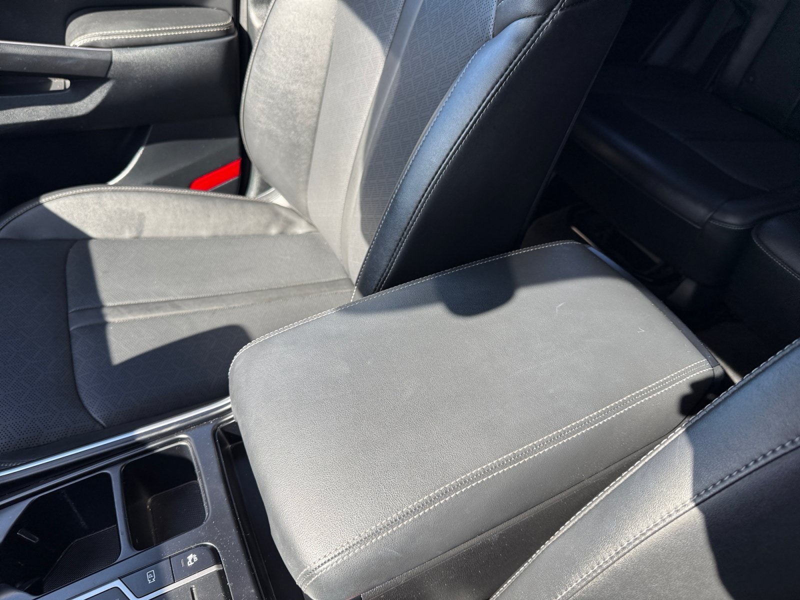 Used 2022 Wolf Gray Kia S image 14