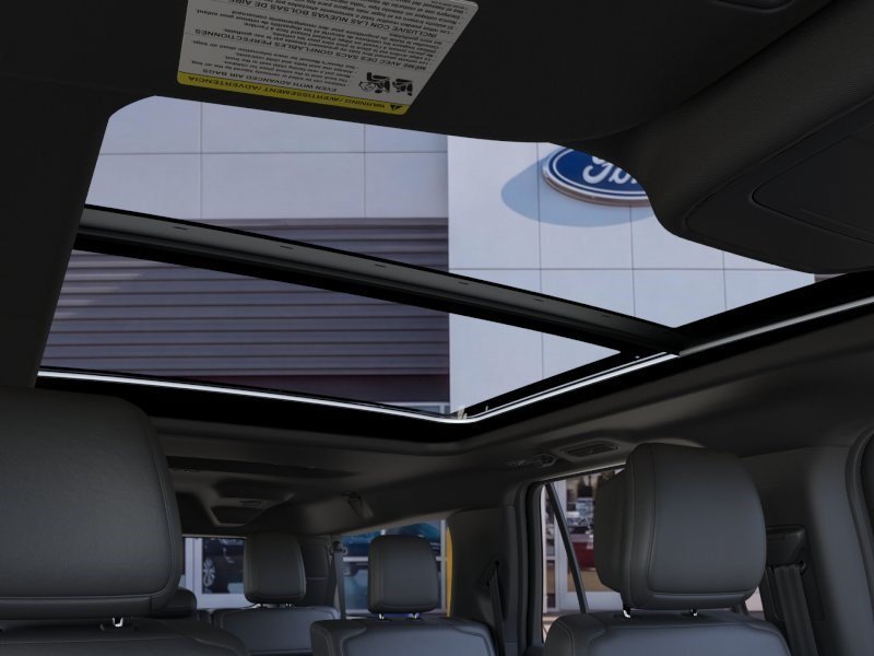 New 2026 Oxford White Ford Platinum image 23