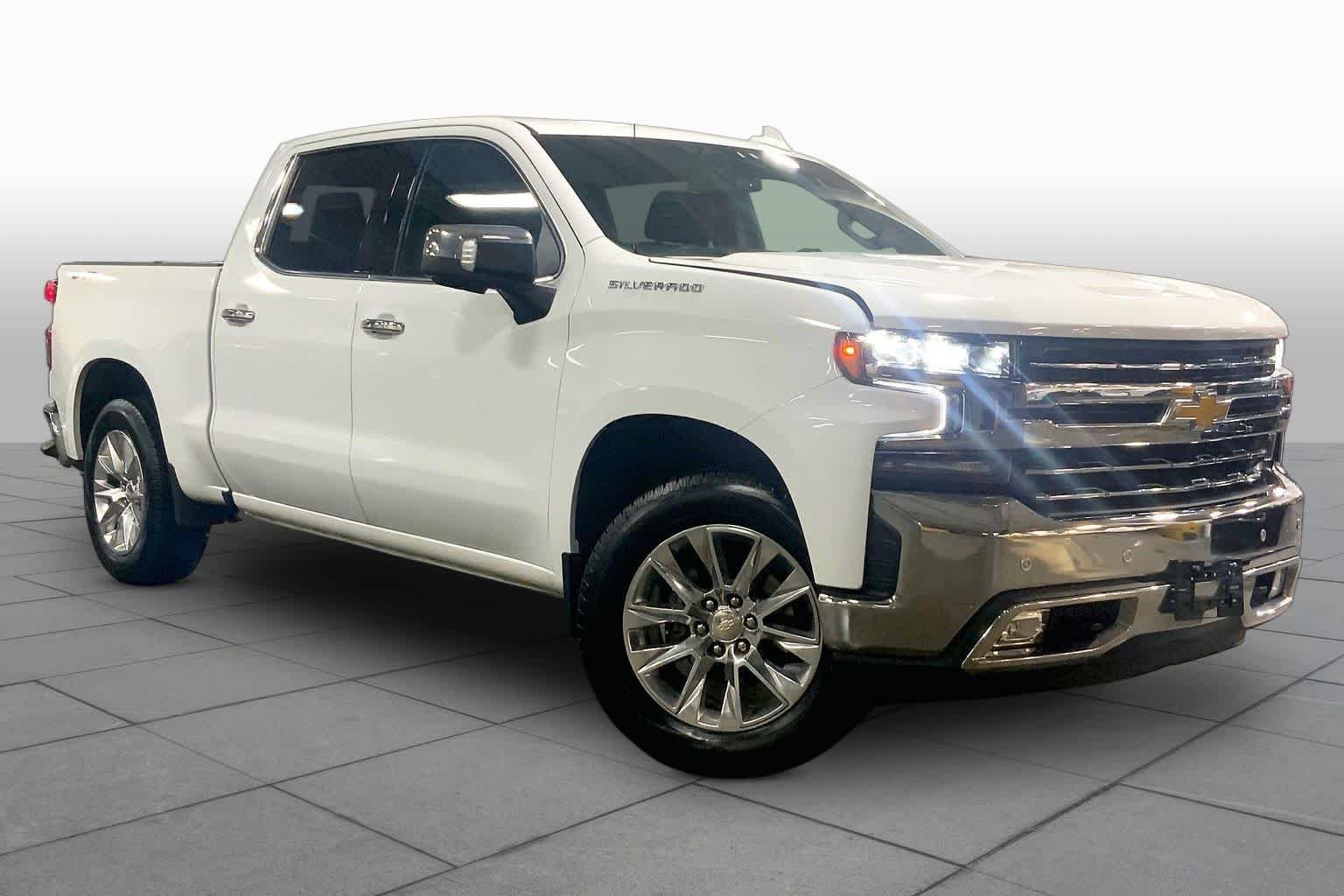 Used 2021 Summit White Chevrolet LTZ image 3
