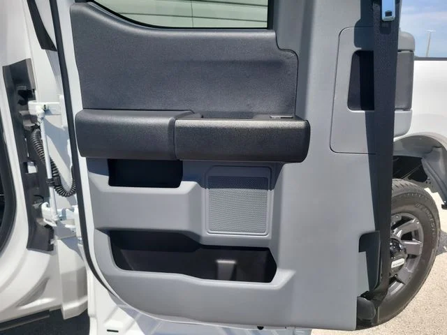 New 2026 Oxford White Ford XL image 11