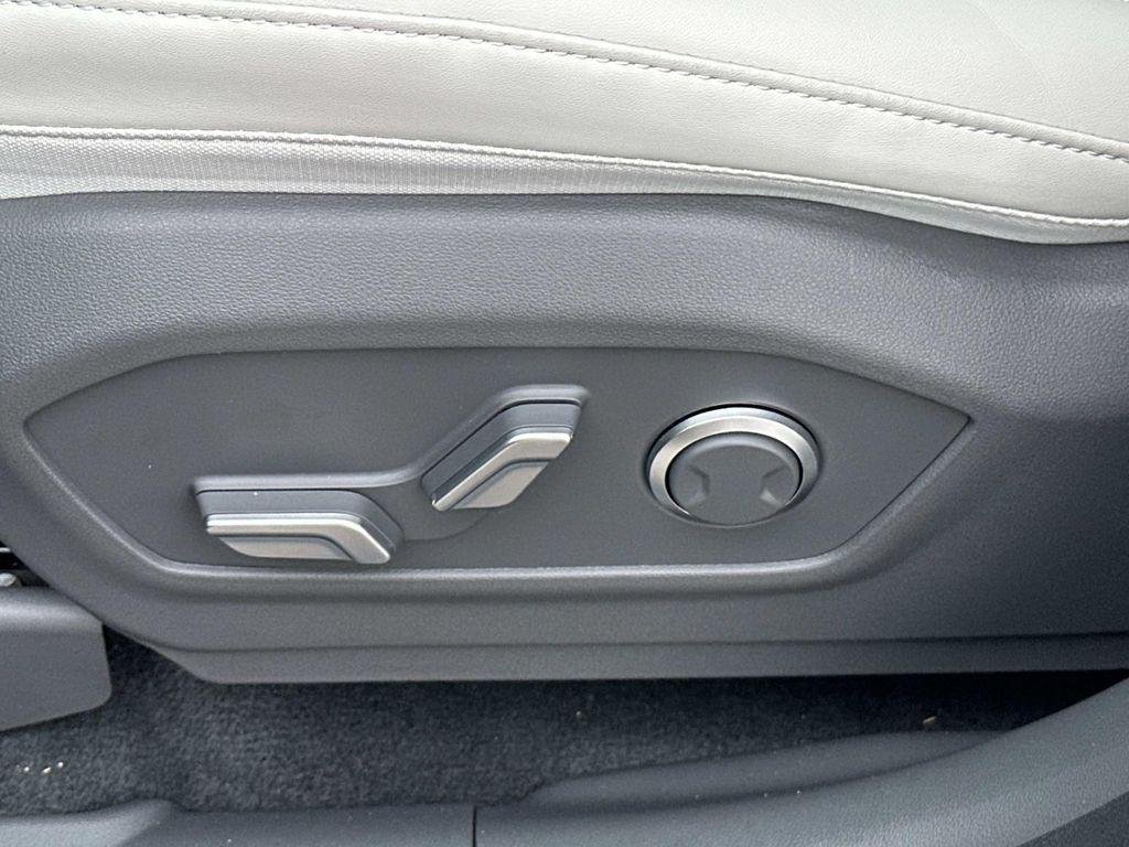 New 2026 Black Hyundai SEL AWD image 27