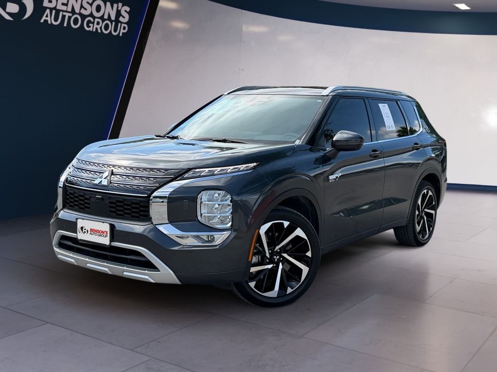 2025 Mitsubishi Outlander Plug-in Hybrid SEL S-AWC's photo