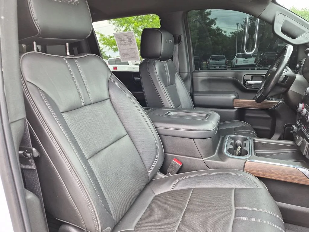 Used 2022 White Chevrolet High Country image 37