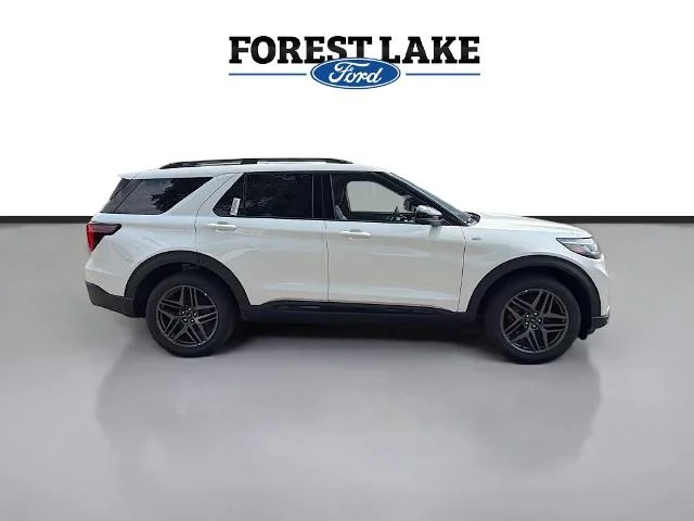 New 2026 Star White Metallic Tri-Coat Ford ST-Line image 3