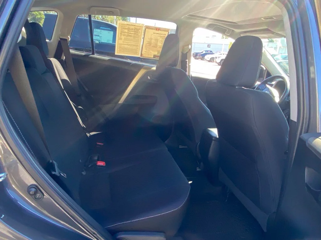 Used 2014 Gray Toyota XLE image 16