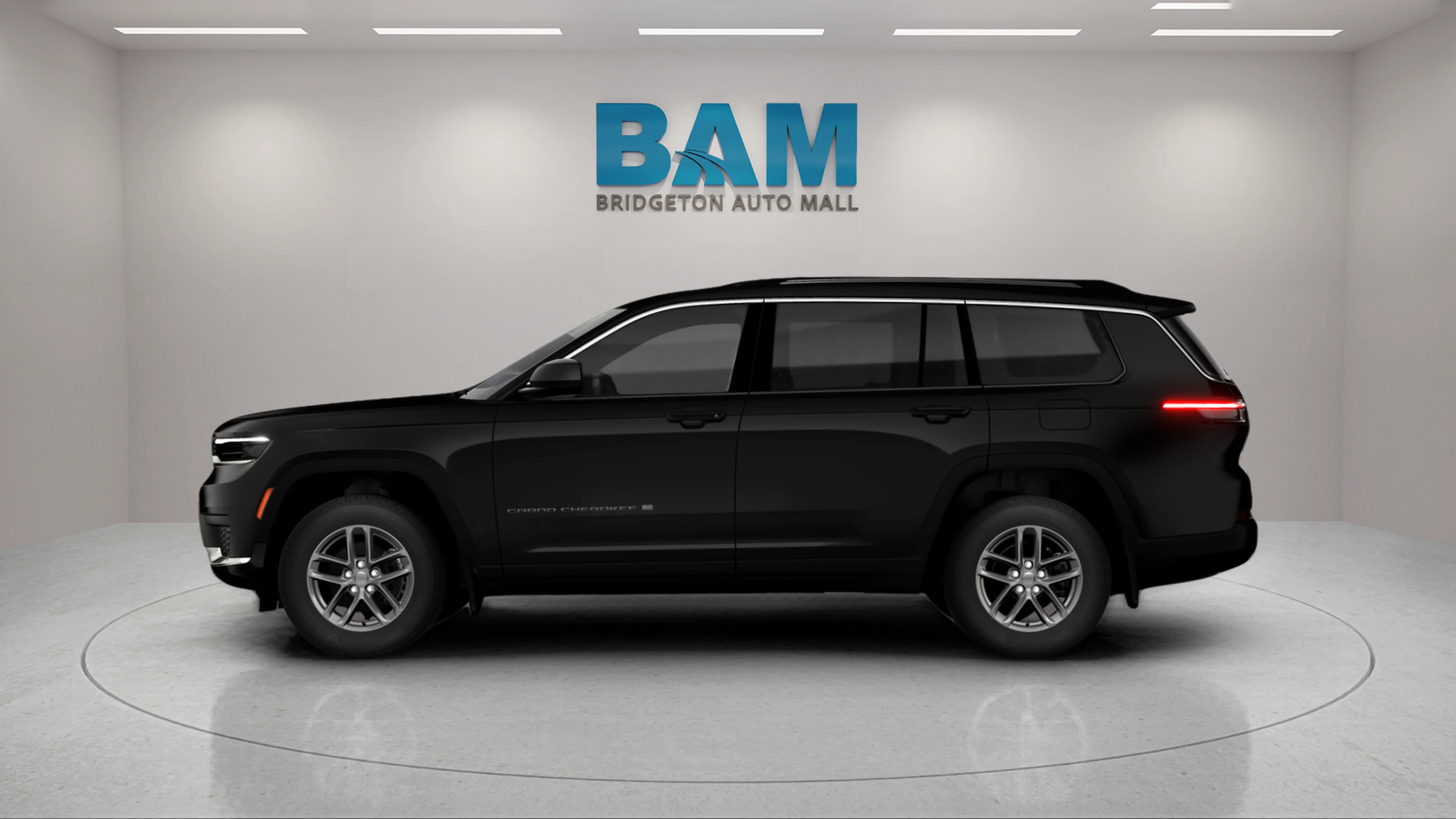 New 2026 Diamond Black Crystal Pearl-Coat Exterior Paint Jeep Laredo X image 12
