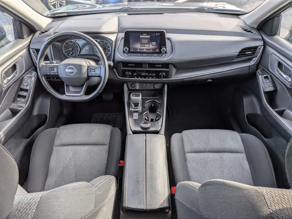 Certified Used 2025 Gun Metallic Nissan SV image 16