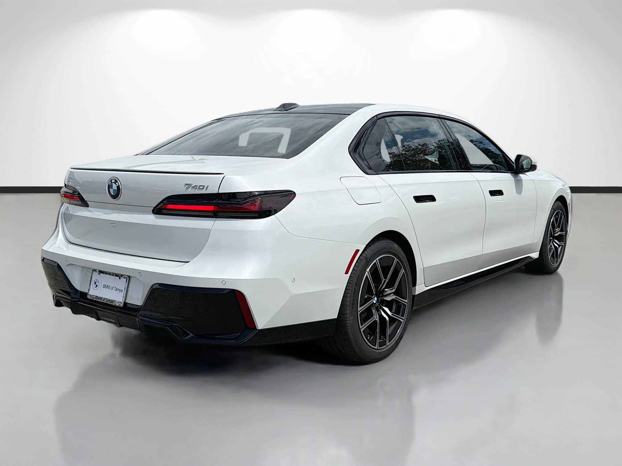 New 2026 Mineral White Metallic BMW 740i image 3