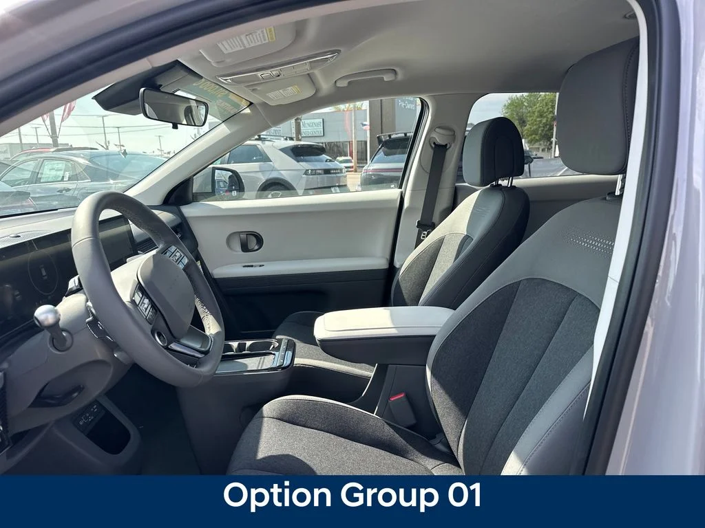 New 2025 Cyber Gray Hyundai SE image 11