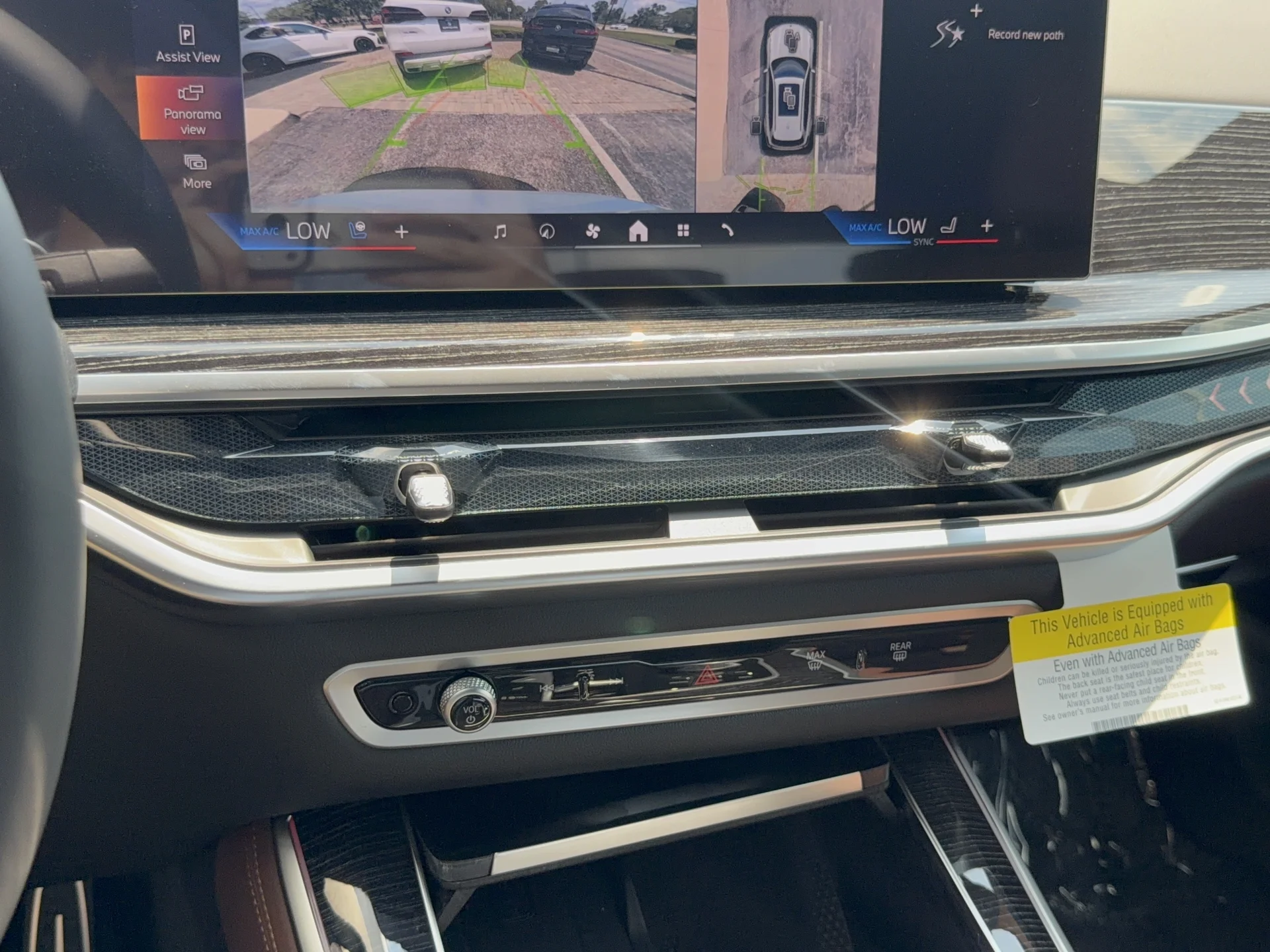 New 2026 Mineral White Metallic BMW xDrive40i image 19