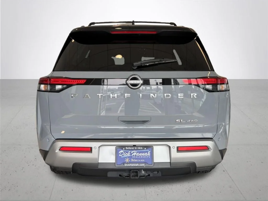 Used 2022 Gray Nissan SL image 8