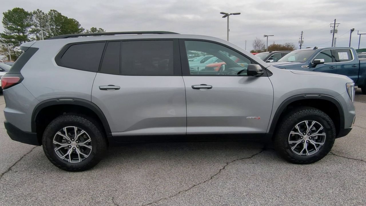 Used 2025 Sterling Metallic GMC AT4 image 33