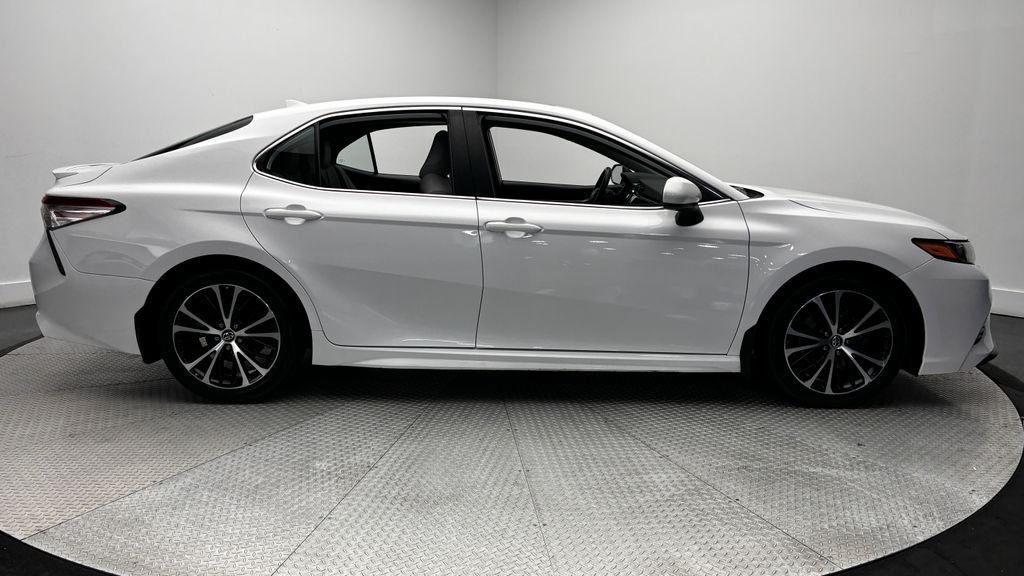 Used 2020 White Toyota SE image 33