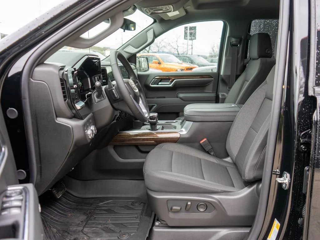 New 2026 Onyx Black GMC Elevation image 11