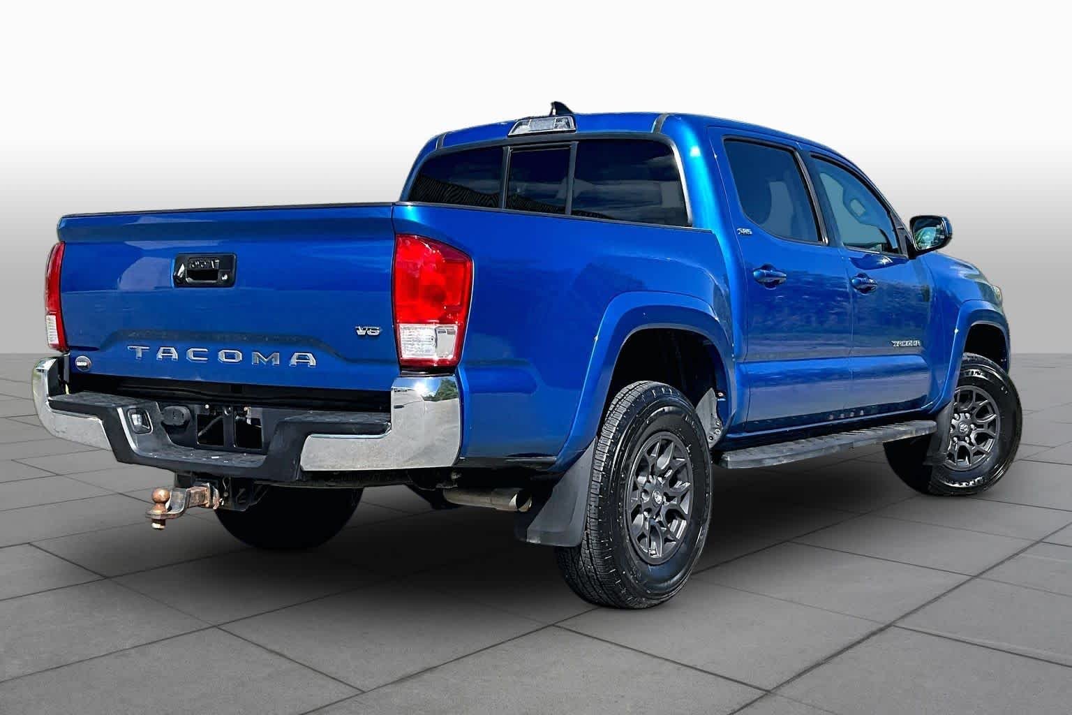 Used 2017 Blazing Blue Pearl Toyota SR5 image 12