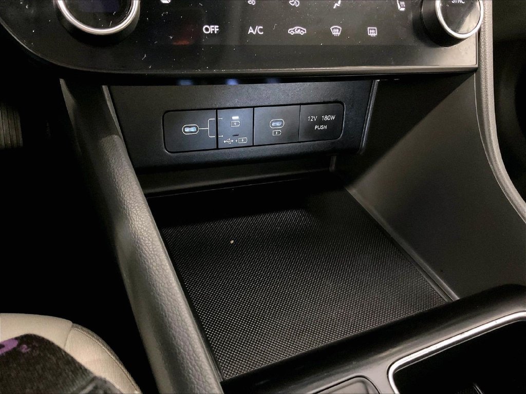 Used 2025 White Hyundai SEL image 26