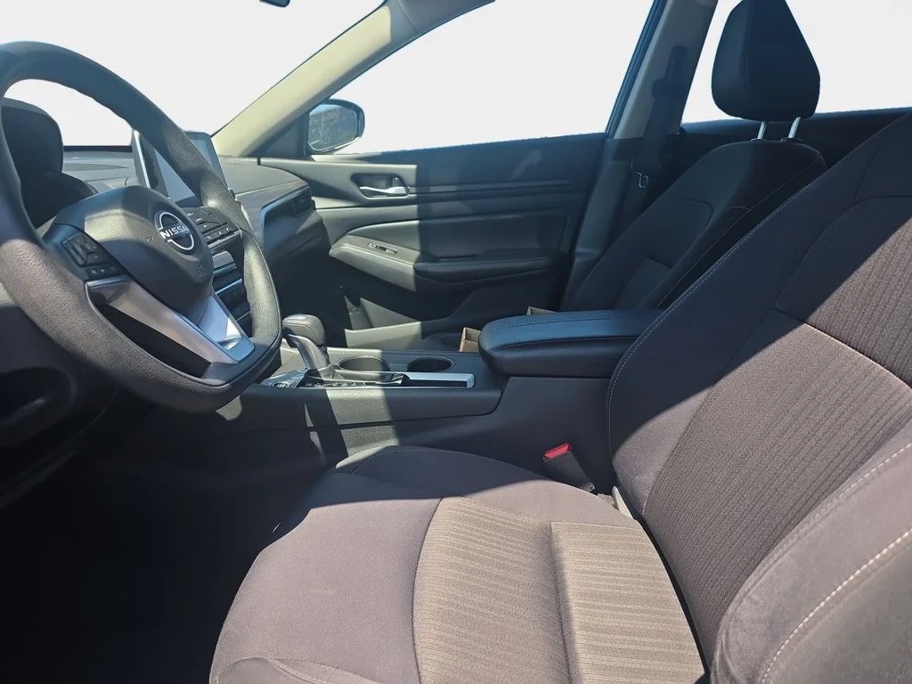 2025 Nissan Altima SV - Photo 11