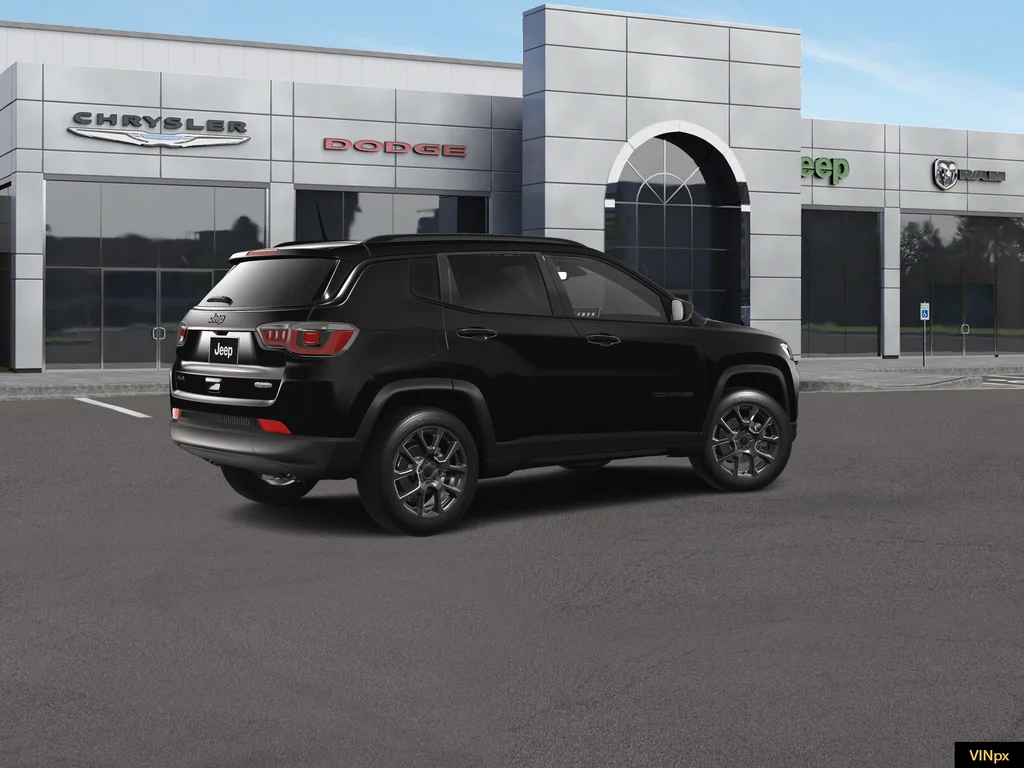 New 2026 Diamond Black Crystal Pearl-Coat Exterior Paint Jeep Latitude image 7