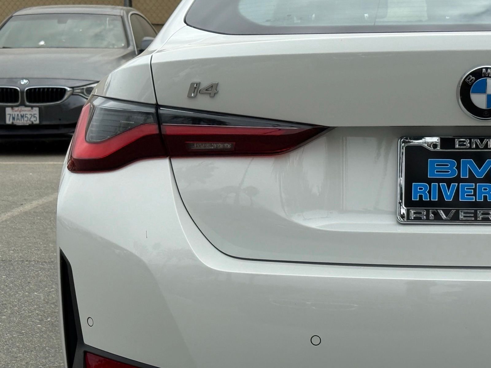 New 2026 Alpine White BMW xDrive40 image 15