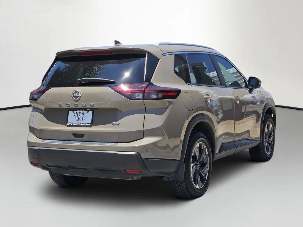 Certified Used 2024  Nissan SV image 5