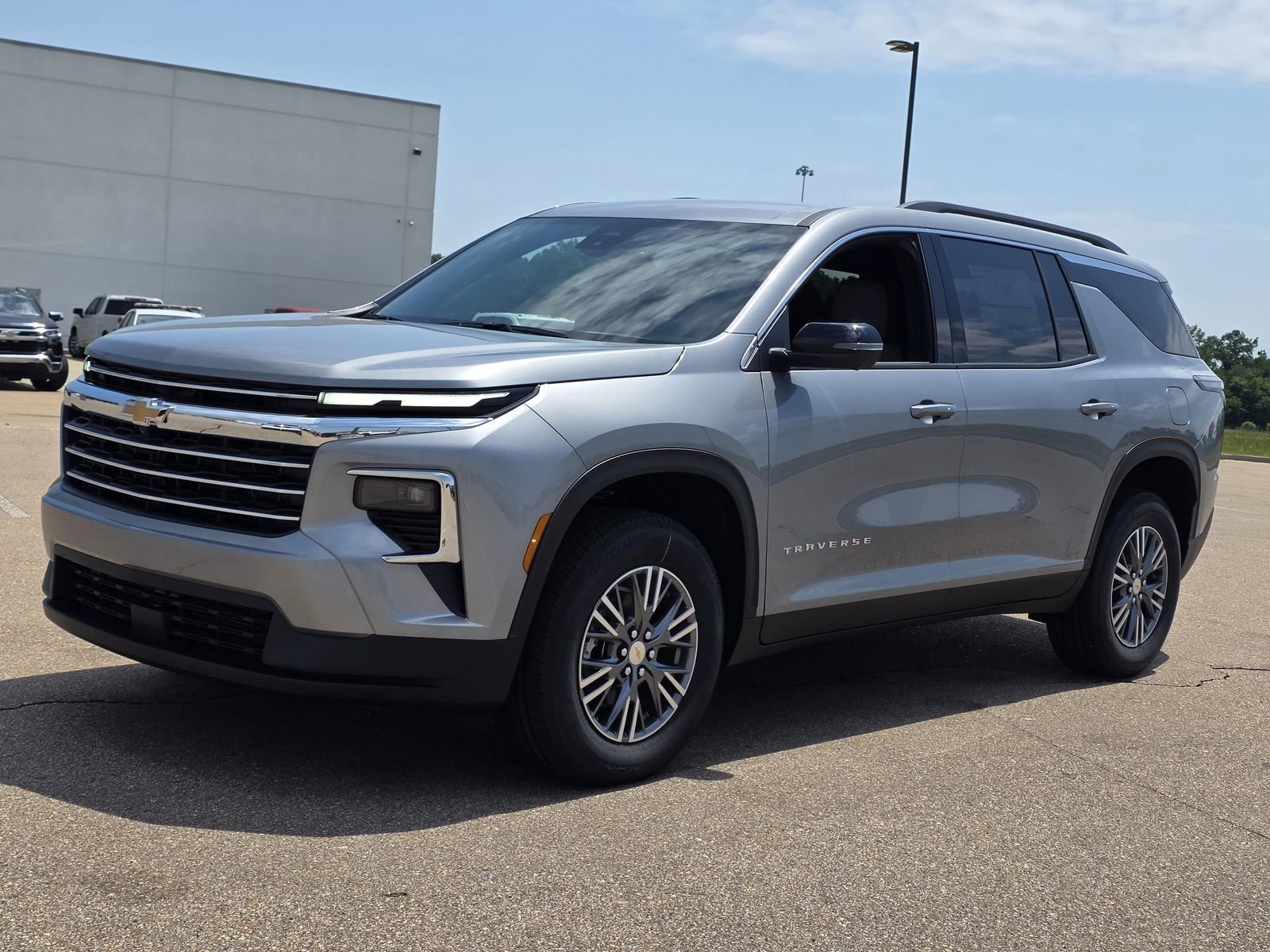 2026 Chevrolet Traverse FWD LT's photo